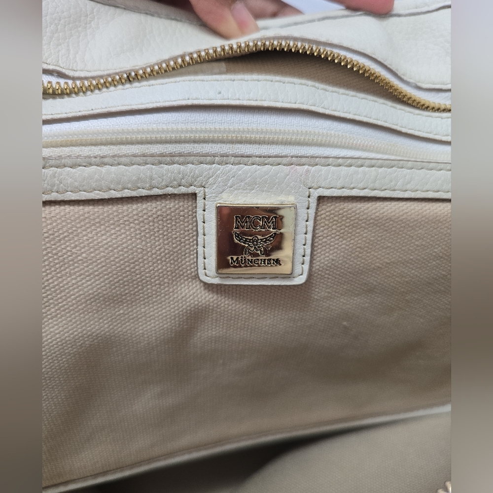 MCM limited Edition Richard Woods White and Teal Graphic Tote - Picture 9 of 10